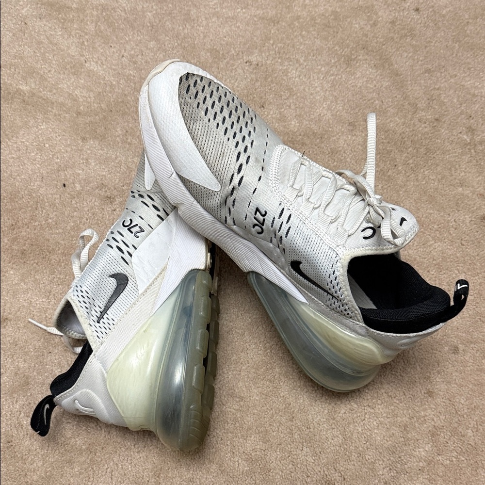 Nike White & Black Air Max 270 Sneakers Tennis Shoes 9.5